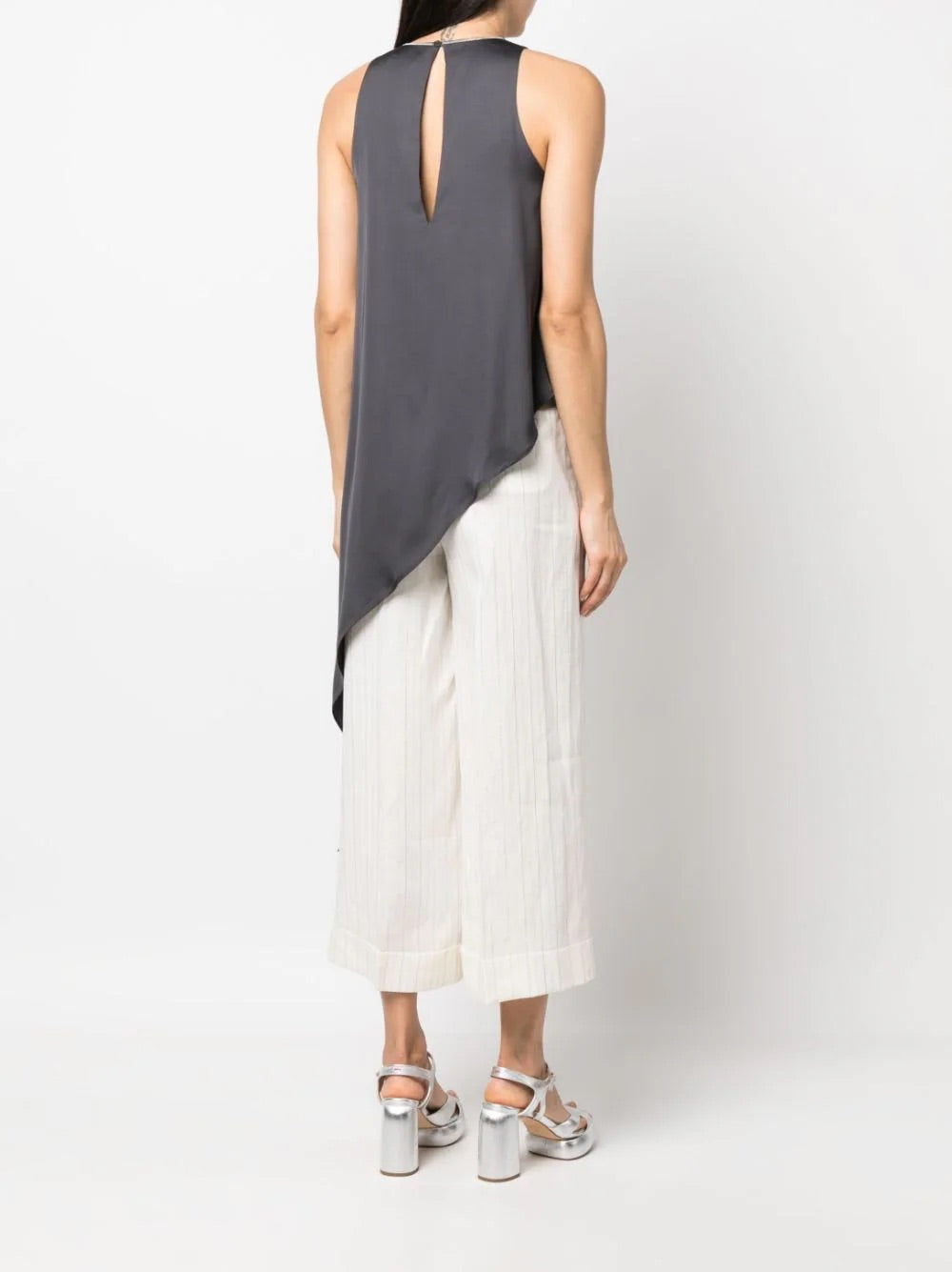 Asymmetrical Chain Trimmed Tank