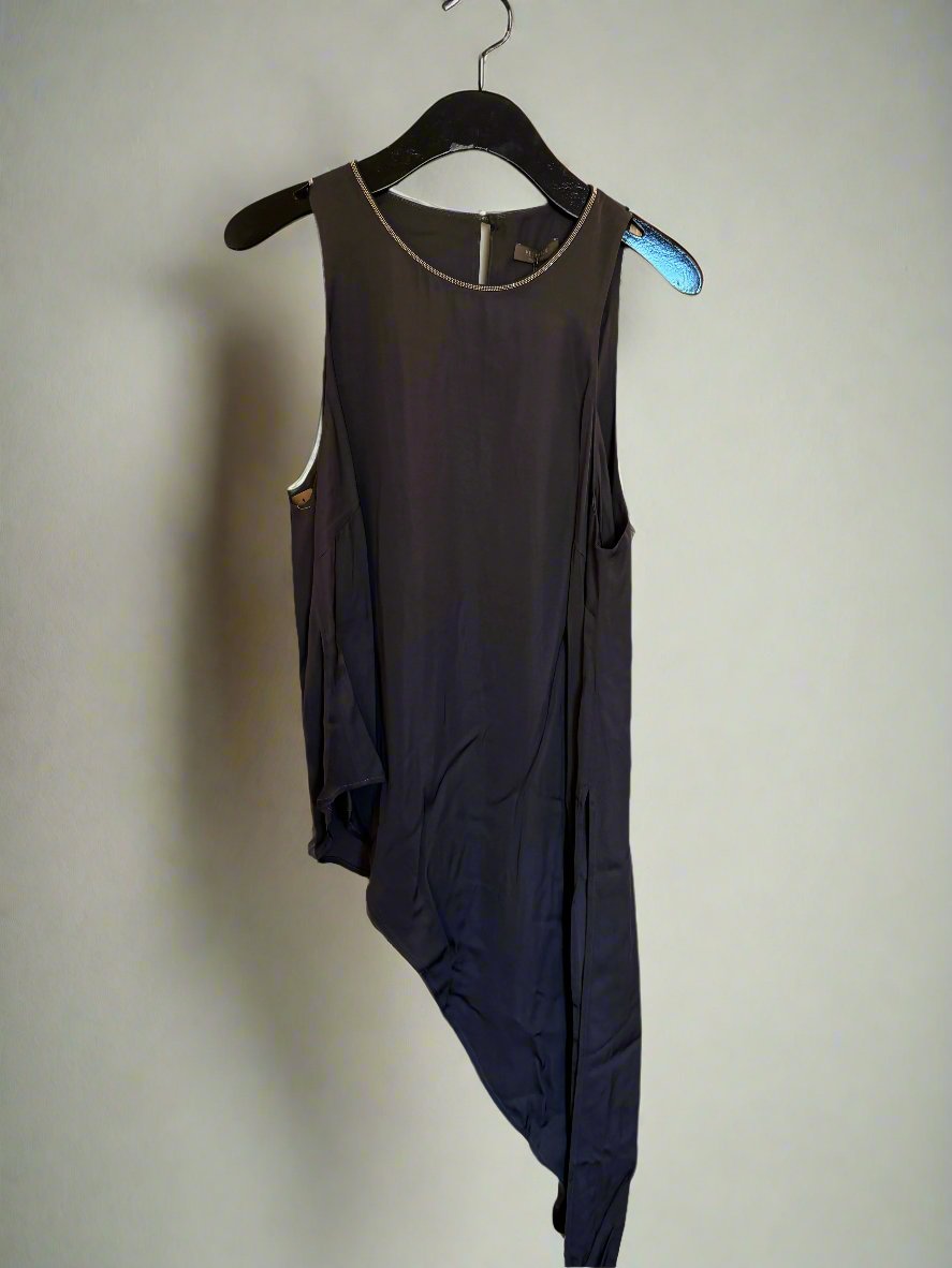 Asymmetrical Chain Trimmed Tank